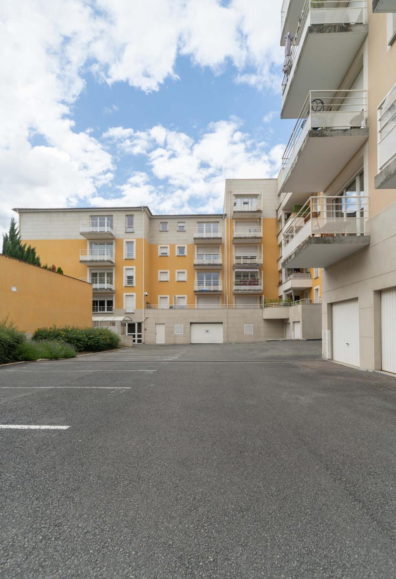 L'Eugenie - Appartement Design & Confort En Centre-Ville Vichy Exterior photo